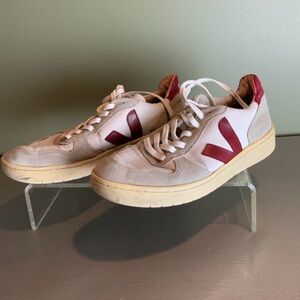 Veja Men's Cream and Red Sneakers size 9